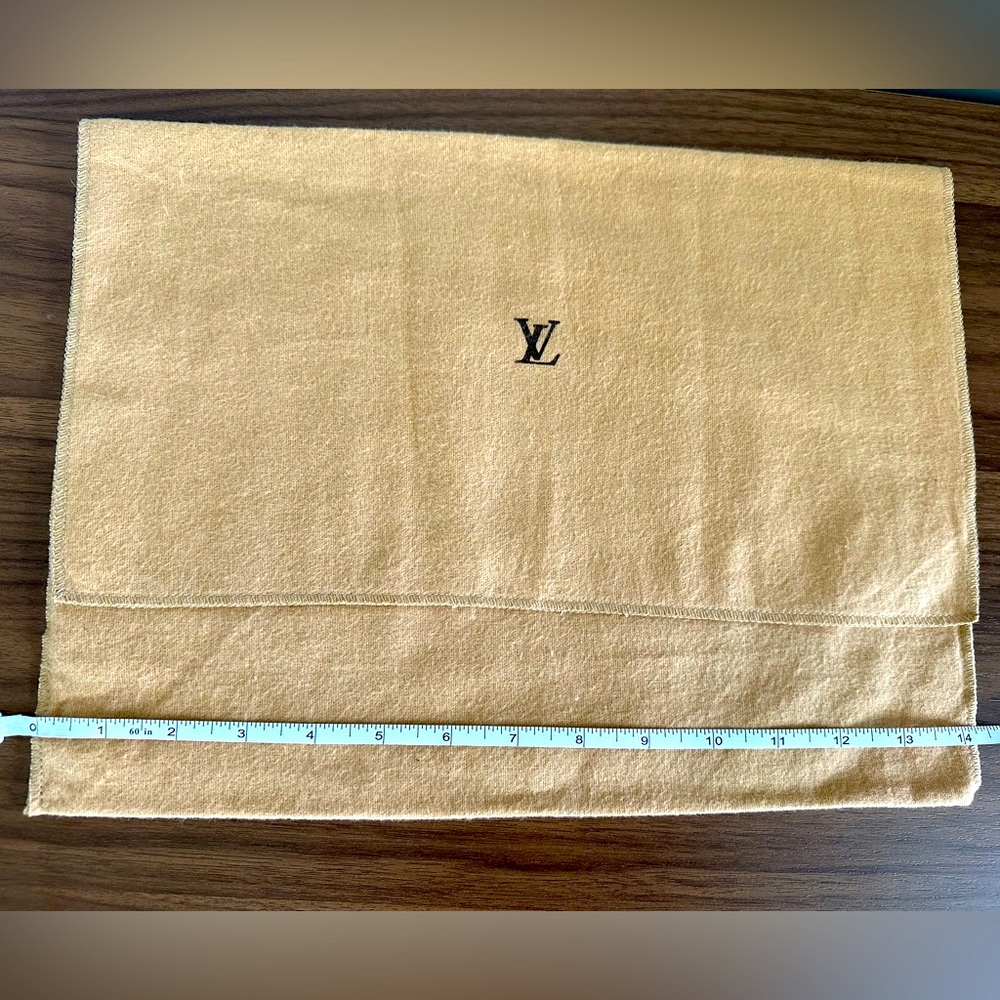 Authentic Louis Vuitton Medium Fleece Dustbag in Great EUC